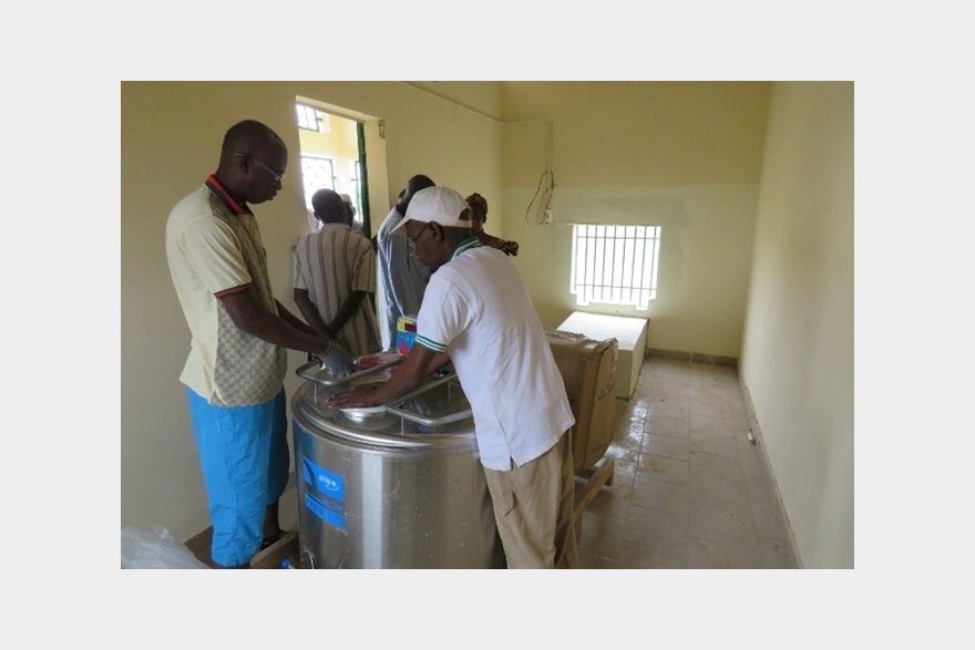 Centro de recogida solar de leche en Senegal